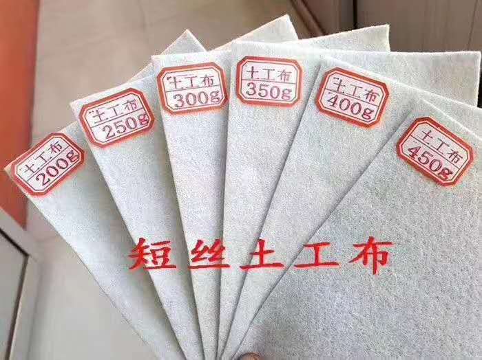 供應(yīng)全國(guó)各種用途無紡布、長(zhǎng)絲布、滌綸布生產(chǎn)廠家